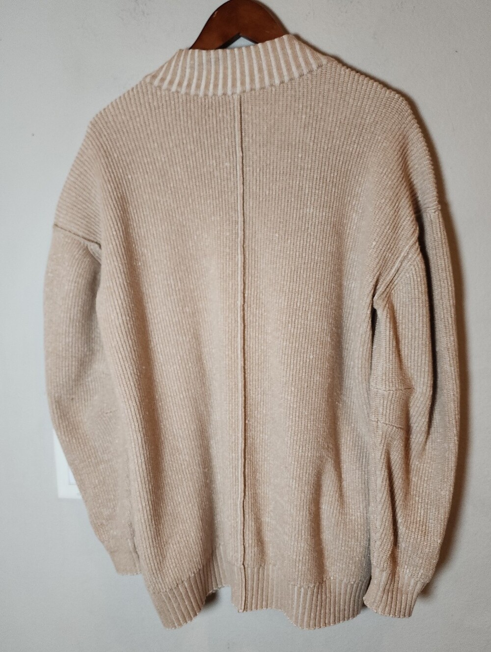 Free People Beige Button V-neck Knit Sweater Cardigan Pockets Small Oversized - Picture 2 of 16